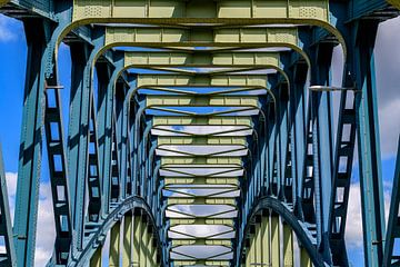 Alte IJsselbrug über den Fluss IJssel zwischen Zwolle und Hattem von Sjoerd van der Wal Fotografie