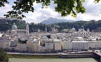 Uitzicht over Salzburg van Judith van Bilsen thumbnail
