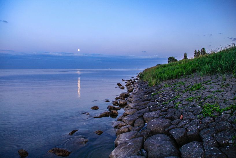 Markermeer dike by Harry Schuitemaker