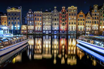 Amsterdamse Huizen aan het Damrak van Fotografiecor .nl