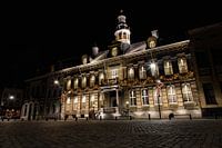 Raadhuis Roermond bij nacht