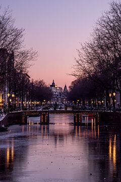 Bevroren grachten in Amsterdam van Nika Heijmans