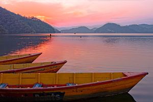 sunset lake begnas von rene schuiling