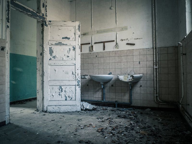 Abandoned Pilot School, Belgium - Urbex / Decay / Old / Graffiti / Toilet / Toilet Room / Washbasin  by Art By Dominic