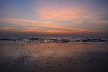 Douceur du soir au bord de la mer - Koh Kood Thaïlande sur Minimalistic Travel Photography by.Rieneke