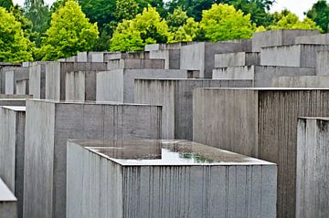 Holocaust memorial in the historic centre of Berlin - East Berlin by Silva Wischeropp