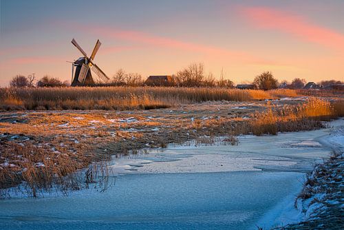 Winter zonsopkomst bij de Noordermolen