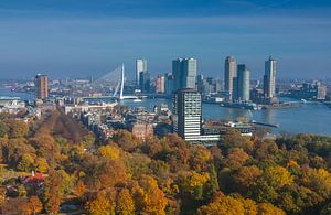 Rotterdam in herfstkleuren von Ilya Korzelius