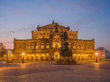 Dresden - Semperoper bij nacht van t.ART