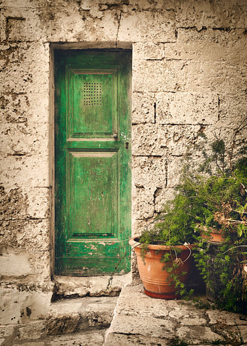 Green door in Italy