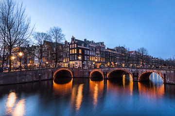 Amsterdam in het Blauwe Uur van Frenk Volt