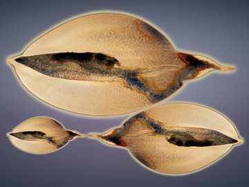 Deep Tidal Night Aqua 986 - Scène de nuit océanique moderne et abstraite en bleu profond et calme sur Saskia Mensink PRINTS