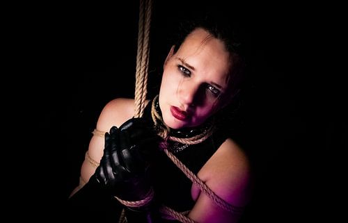 Artistieke touwen bondage.