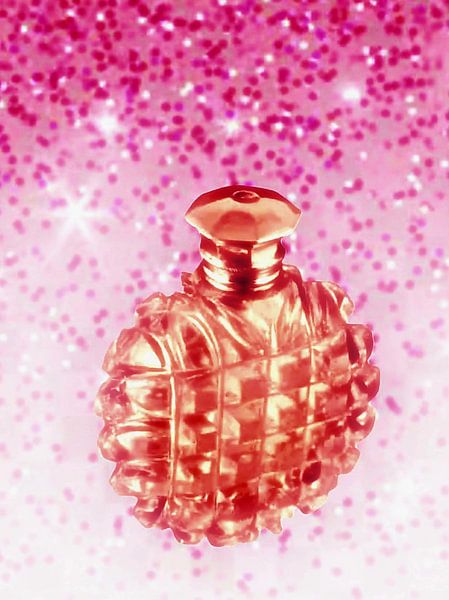 Bouteille de parfum or par Esther Vrouwe