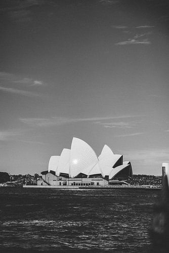 Het welbekende Opera House in Sydney zwart wit