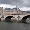 Brug over de seine in Parijs van Maurice de vries