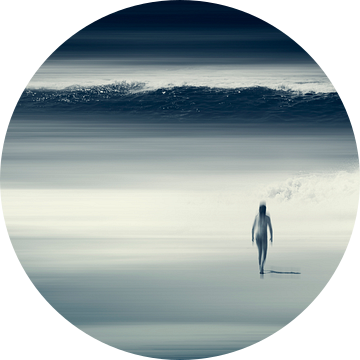 Ze zag het aankomen - strand scène van Dirk Wüstenhagen