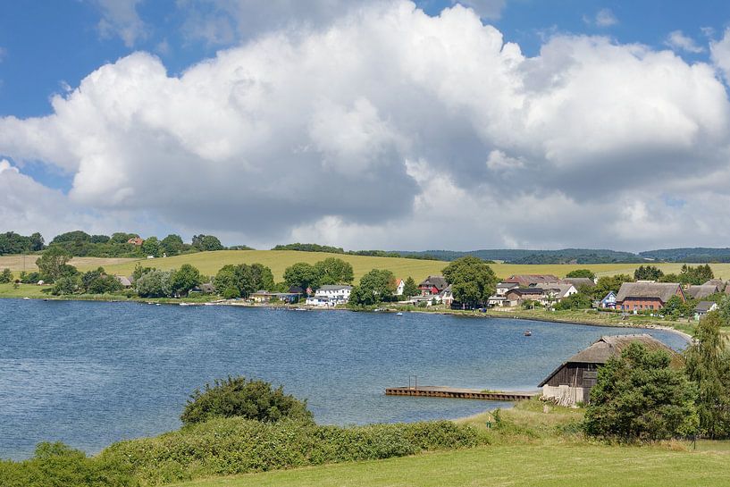 der idyllische Ort Alt Reddevitz auf Rügen von Peter Eckert