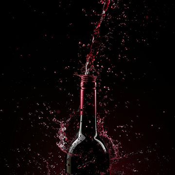 Rode wijn fles splash van TheXclusive Art