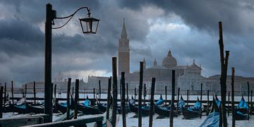 Sombere lucht in Venetië, Italië van Imladris Images
