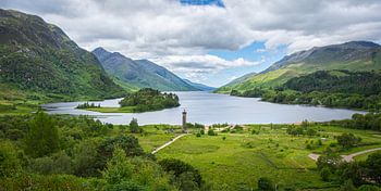 Glenfinnan Monument at Loch Shiel in Scotland