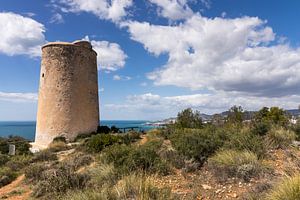 Torre de Maro dans le parc naturel Acantilados de Maro Cerro Gordo