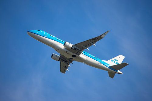 KLM Cityhopper, Registratie PH EXJ. Een Embraer 175, KL2020,