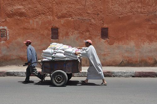Männer auf der Straße ....auf der Straße.