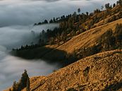 Langzeitbelichtung von Wolken und Bergen mit Blick vom Mount Rinjani in Lombok, Indonesien von Shanti Hesse Miniaturansicht