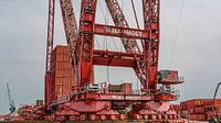 Mammoet PTC 210-DS hijskraan in Schiedam. van Jaap van den Berg thumbnail