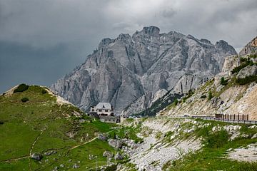 de schoonheid van de Dolomieten (Italië) van SchraMedia