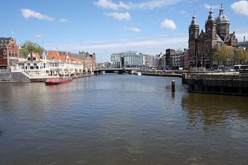 Amsterdam, tussen CS en de H. Nicolaas van Cees Laarman