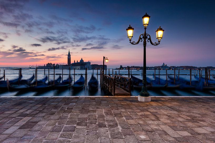 Gondels van Venetië tot zonsopgang van Tilo Grellmann