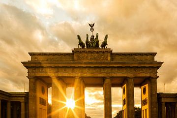 Sunset at Brandenburg Gate by Frank Herrmann