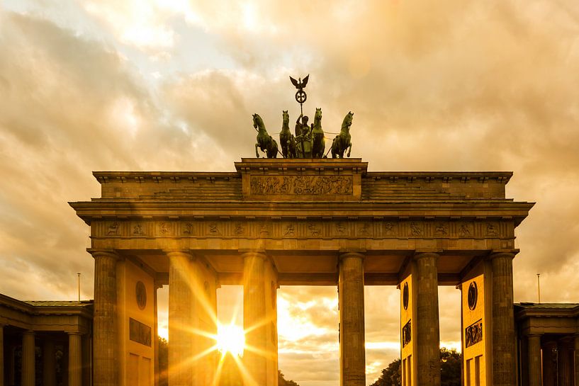 Sunset at Brandenburg Gate by Frank Herrmann