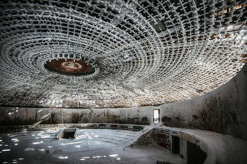 Le monument de Buzludzha en Bulgarie par Valerie Leroy Photography