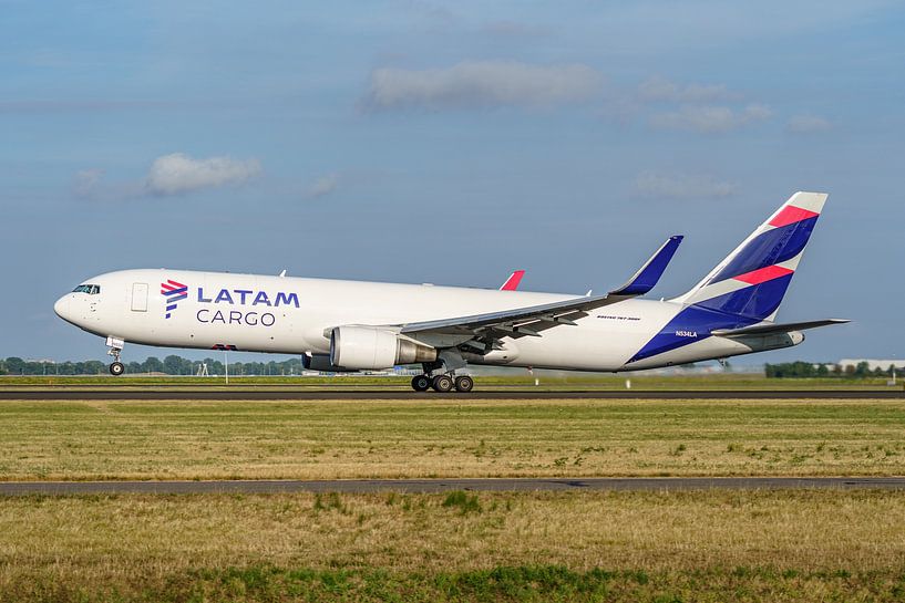 Take-off LATAM Cargo Boeing 767-300 (N534LA). by Jaap van den Berg