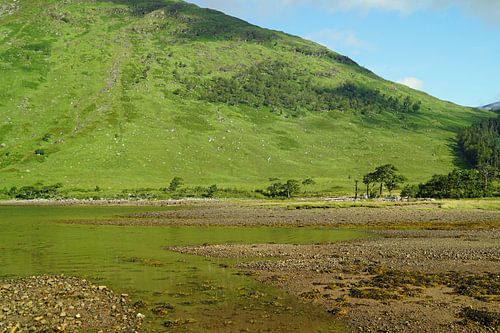 Kleurrijke Glen Etive in Schotland.