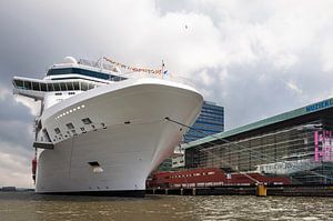 Cruise ship in Amsterdam by Anouschka Hendriks