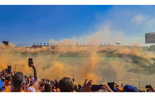 Orange smoke bombs after Max victory Zandvoort