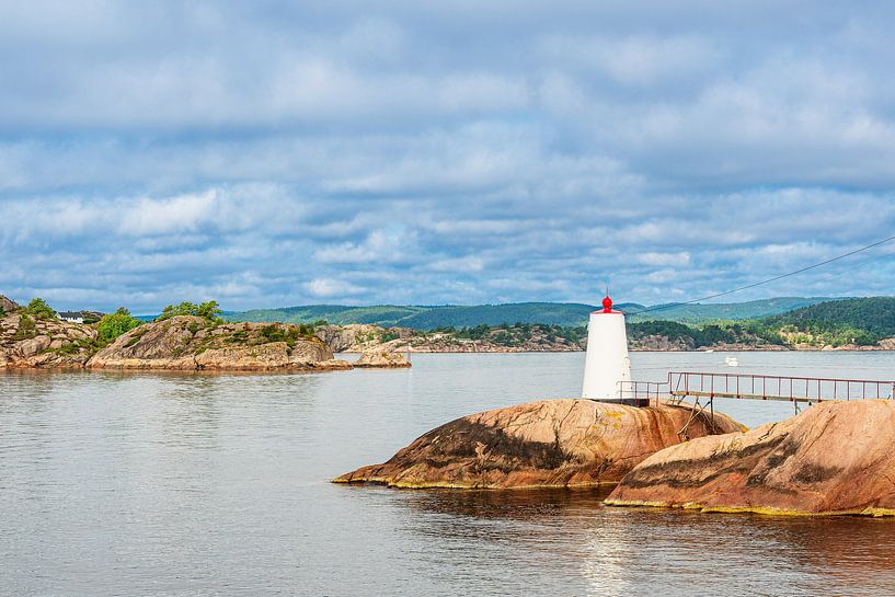 Phare au large de l'archipel de Kapelløya en Norvège par Rico Ködder