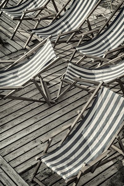 Les chaises de plage abandonnées par Martin Bergsma