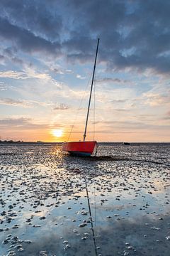 Red Boat van Eddy Reynecke