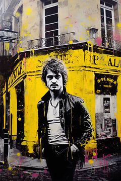 Man in zwart wit in een Franse stad met een gele muur van Laila Bakker