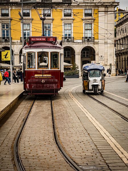 Historic tram in Lisbon by Dirk Rüter