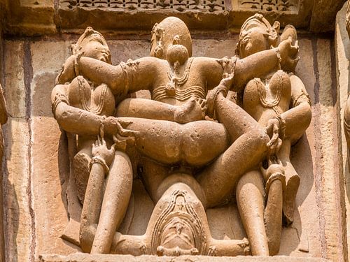 Khajurao - Lakshmana tempel, Erotisch relief - 8