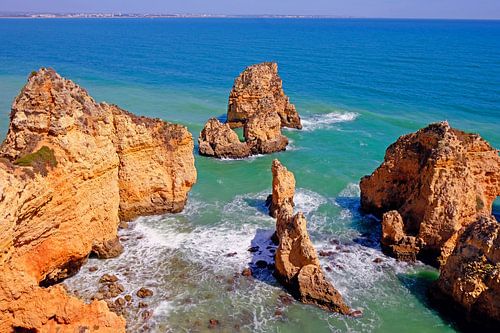 Rotsen bij Ponte Piedade in Lagos Portugal
