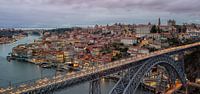 Porto - Ponte Luís I in het blauwe uur van Teun Ruijters thumbnail