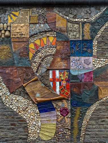 Historisch mozaïek bij de oude stadsmuur in Cochem