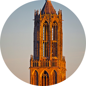 Laatste zonnestralen op de Domtoren te Utrecht van Anton de Zeeuw
